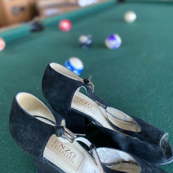 GUC Sexy, ! Fun, ! black, chunky, suede heels with ankle strap. 9.5 - Picture 4 of 4